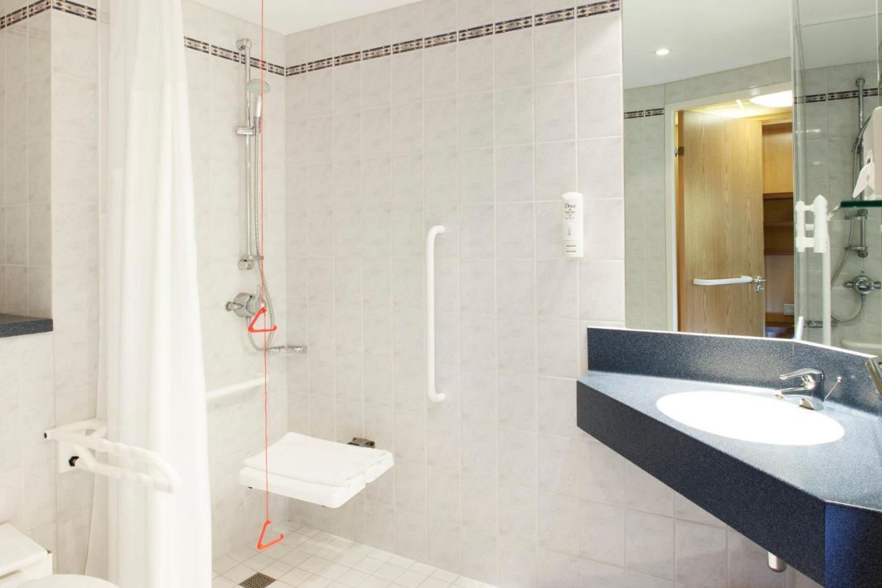 Holiday Inn Express Park Royal By Ihg Londres Exterior foto