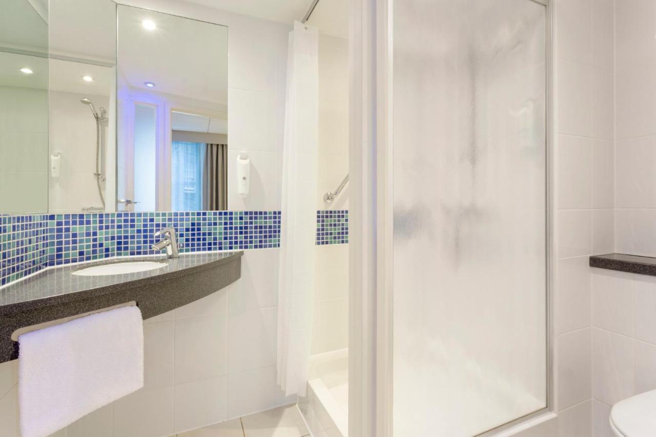 Holiday Inn Express Park Royal By Ihg Londres Exterior foto