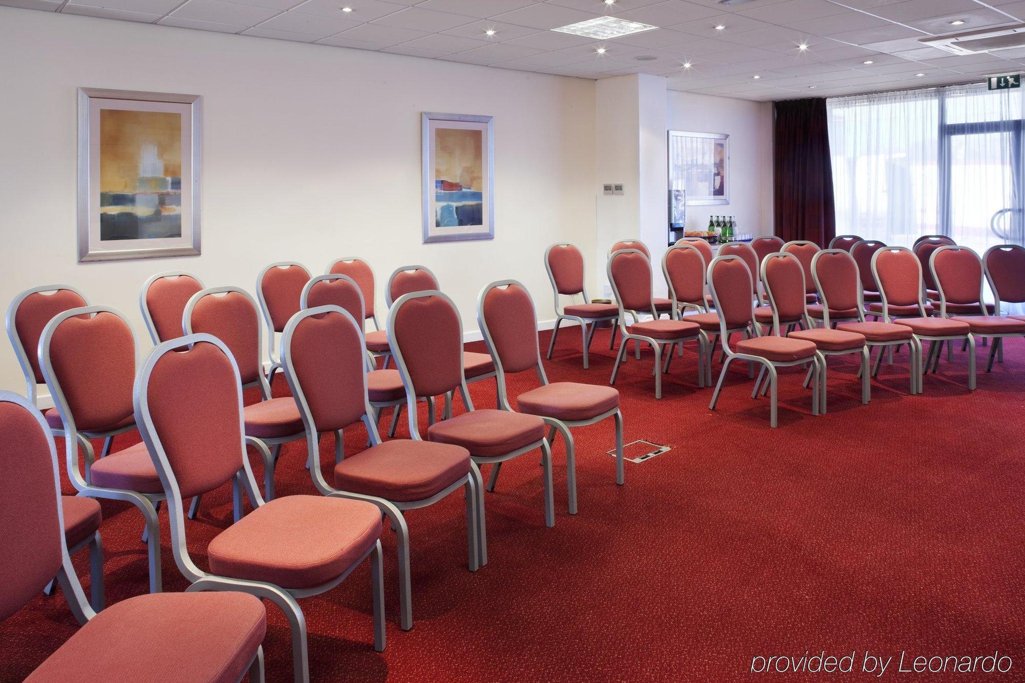Holiday Inn Express Park Royal By Ihg Londres Instalações foto