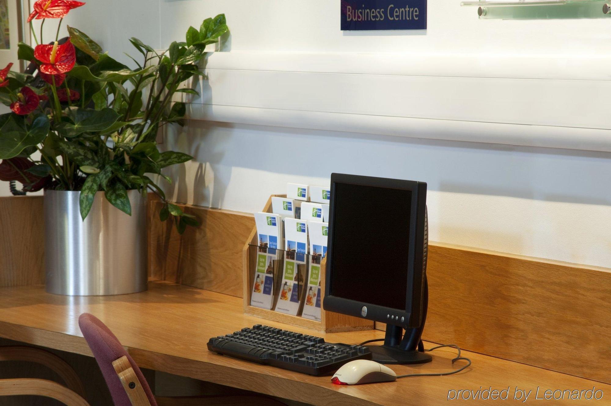 Holiday Inn Express Park Royal By Ihg Londres Instalações foto