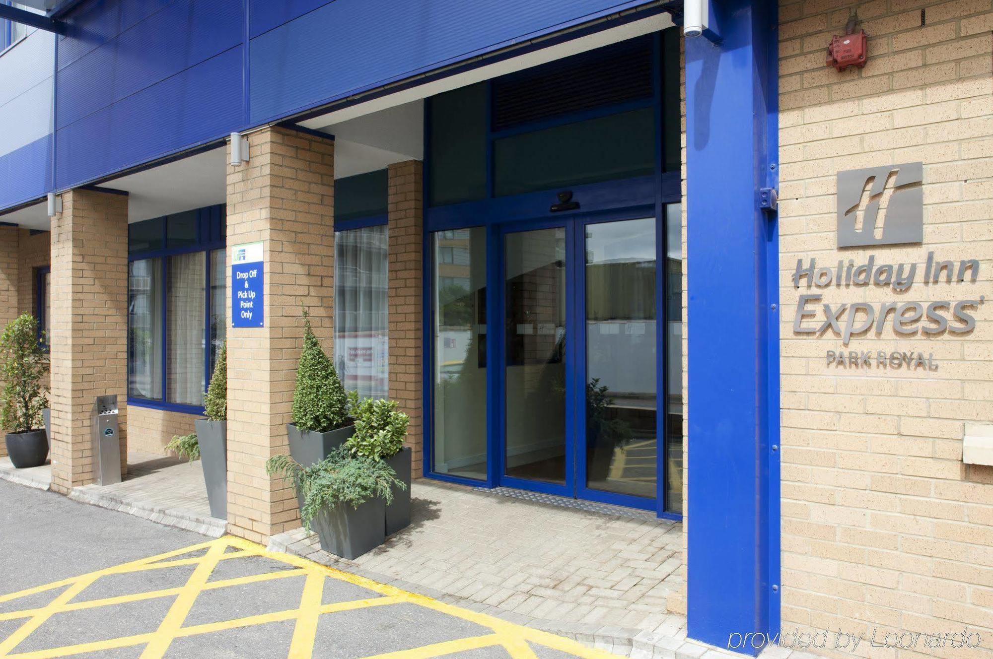 Holiday Inn Express Park Royal By Ihg Londres Exterior foto